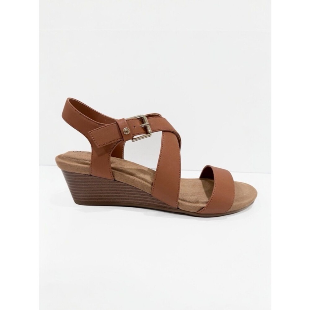 Giani Bernini Blythee Wedge Sandals Crisscross Buckle Memory Foam Brown 10 NEW